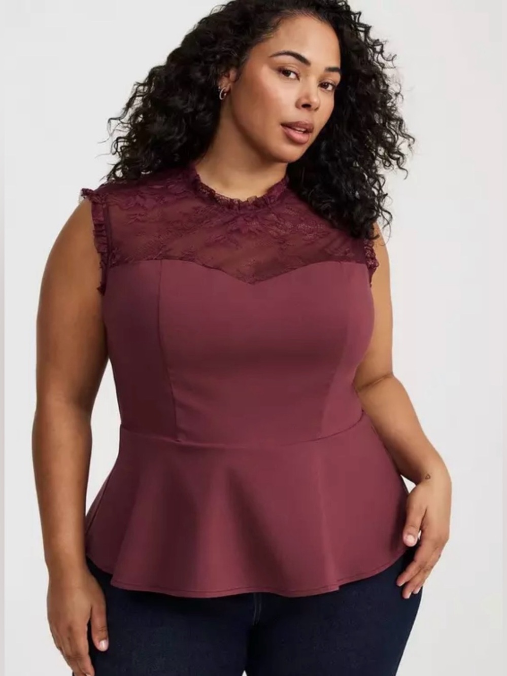 NWT Torrid Bengaline Lace Top Size 00 M/L Sleeveless